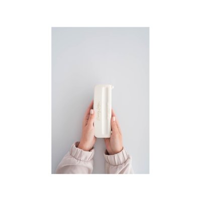 Lora Bailora 6-hole punch