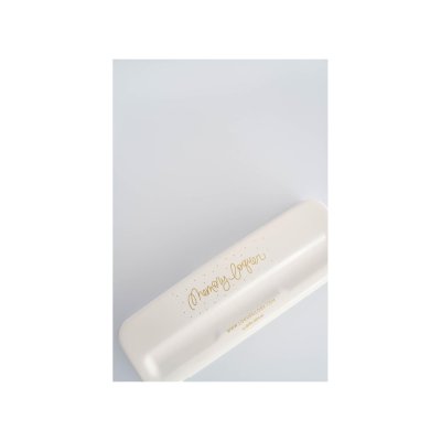 Lora Bailora 6-hole punch