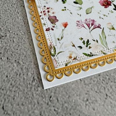 Simple and Basic Dies - Lace Edge Square