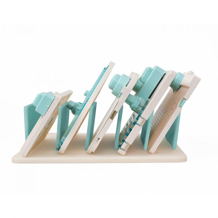 We R Memory Keepers Punzone Etichetta Angolata 3 In 1 Con Goffratura – Per Cartoncino E Carta (Opulent Garden)